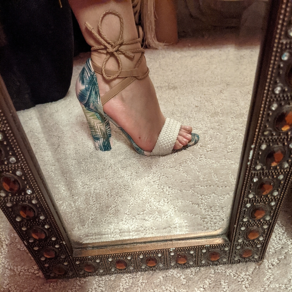 Heels - Picture 2 of 5